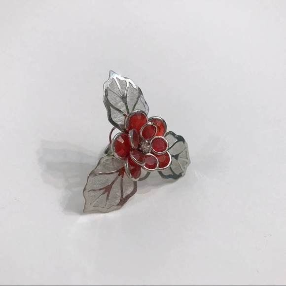 🧁 LAST CHANCE Silver Leaf Red Beaded Flower Ring - Picture 3 of 5